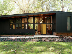 Houzz Tour: Mid Mod Split-Level With Colorful Retro Flair