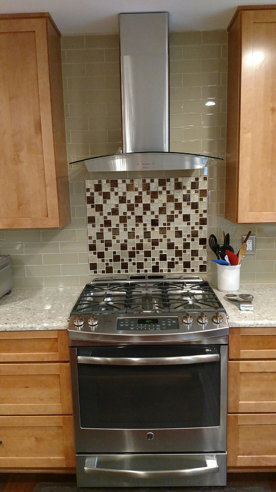 Transitional kitchen photo in Baltimore