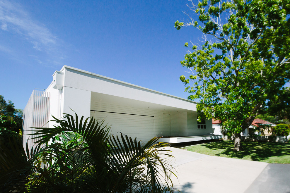 Inspiration for a contemporary white exterior in Sydney.