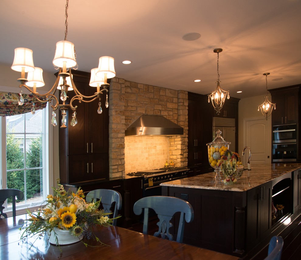 Home design - transitional home design idea