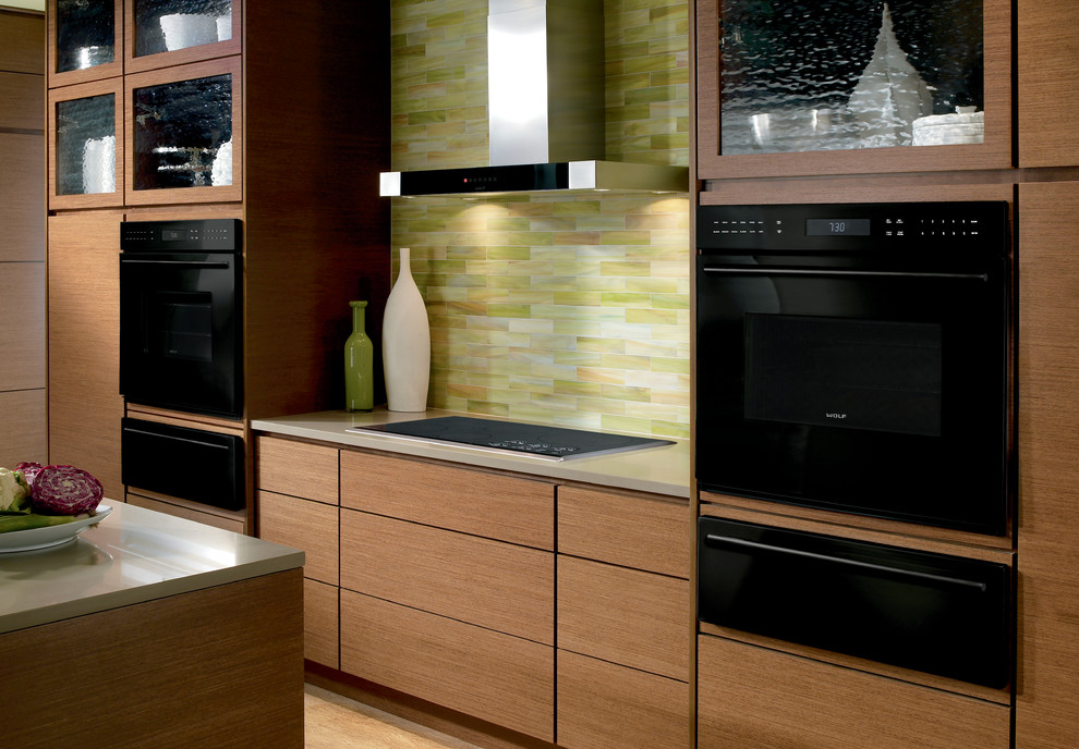 Example of a trendy kitchen design in Los Angeles