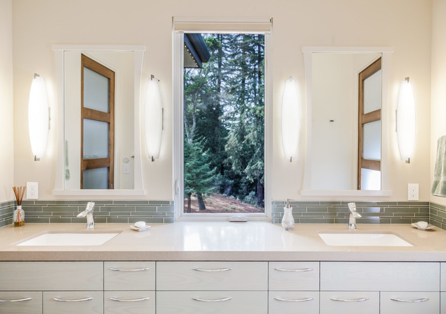 Two Sink Vanity in Modern Jack & Jill Bathroom - Modern - Bathroom ...