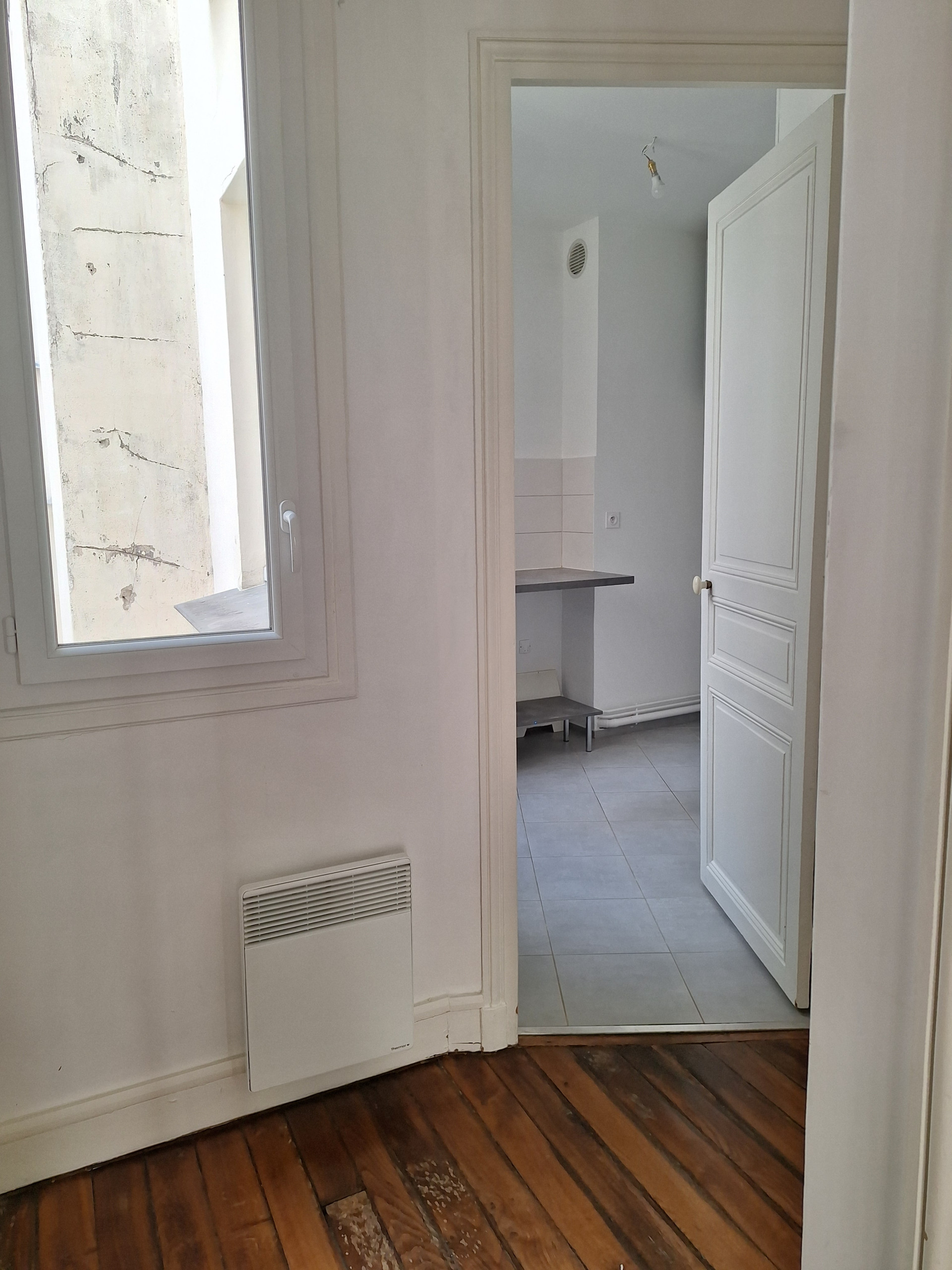 Rénovation partielle, décoration et ameublement d'un appartement ancien