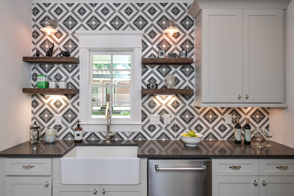 Inspiration for a transitional home design remodel in Atlanta