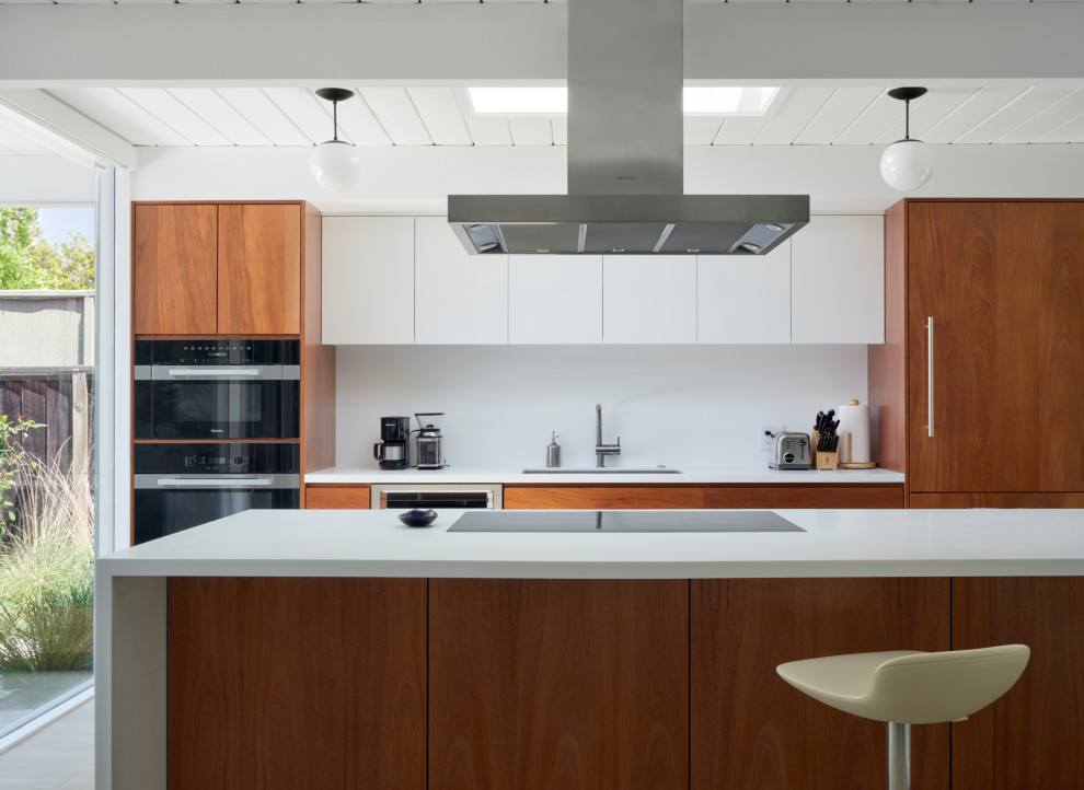 Inspiration for a mid-century modern kitchen remodel in San Francisco