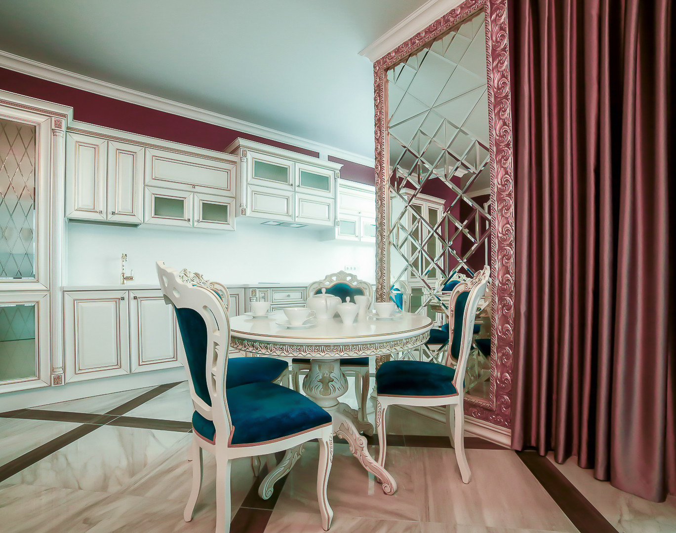 Классический интерьер трехкомнатной квартиры