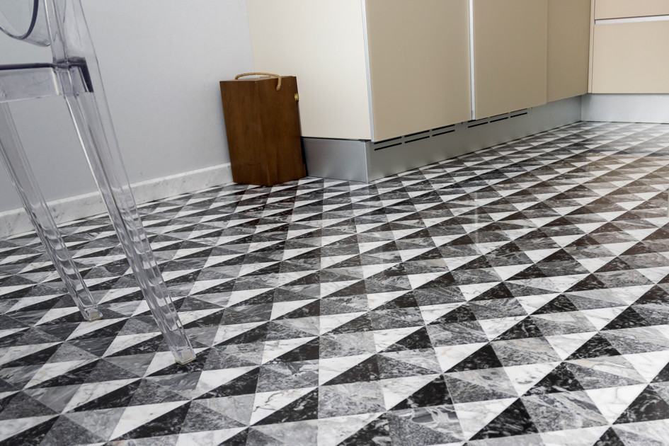 Мозаичный пол в стиле хай-тек