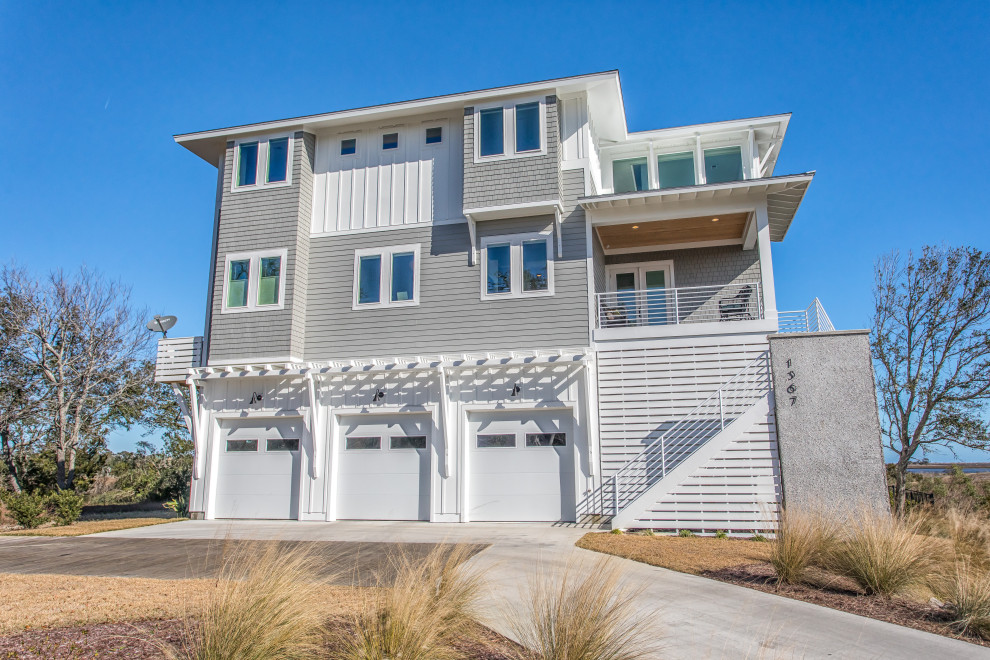 Home design - transitional home design idea