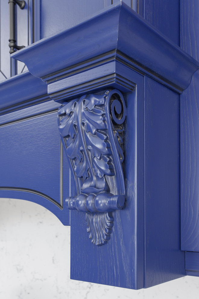 Кухня королевского синего цвета, массив ясеня, классика.