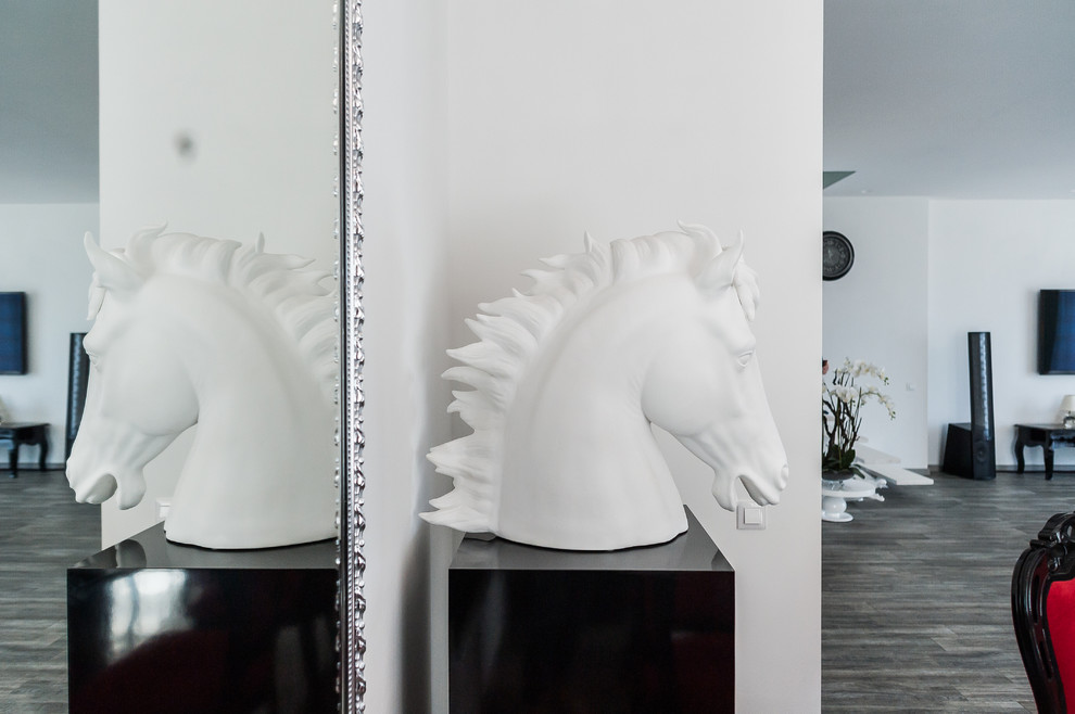 Дом с лошадиным бюстом