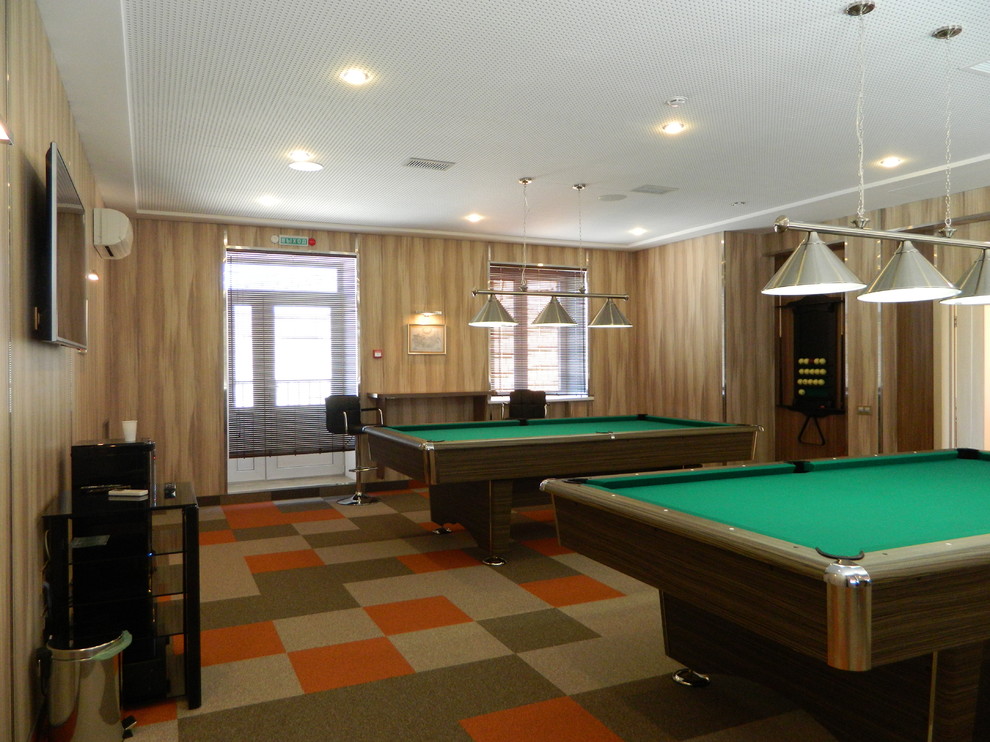 Частная бильярдная в современном стиле