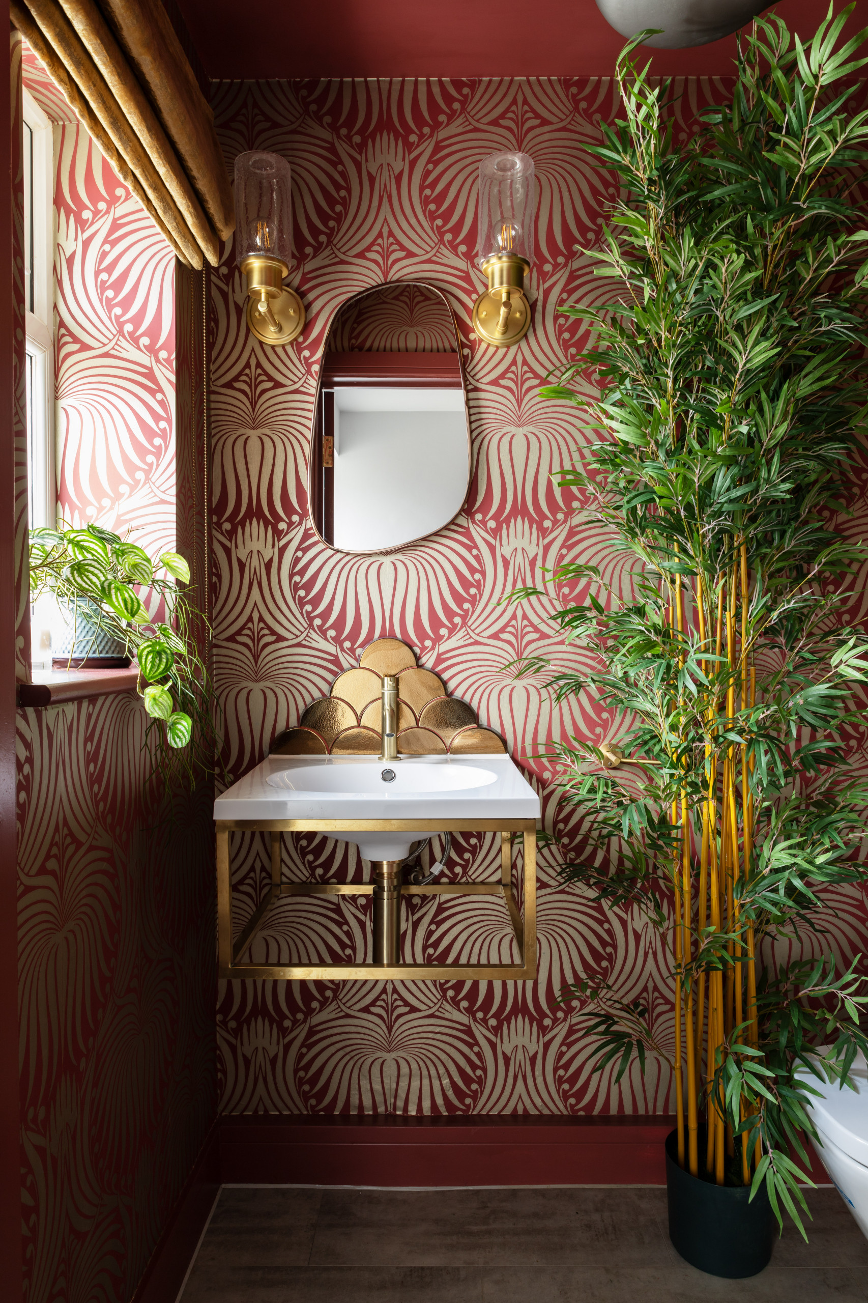 Cloakroom ideas: small spaces, big decor suggestions to get the most out of  your home | Small downstairs toilet, Downstairs cloakroom, Powder room decor