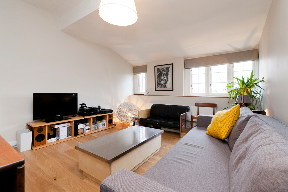 Photo of a contemporary living room in London.
