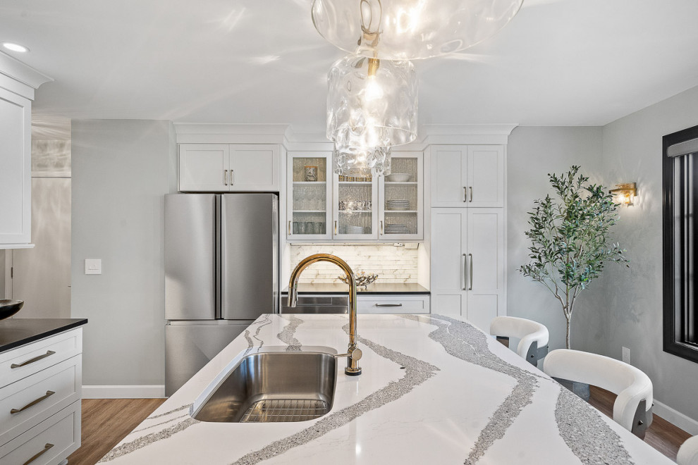 Kitchen - transitional kitchen idea in Boston