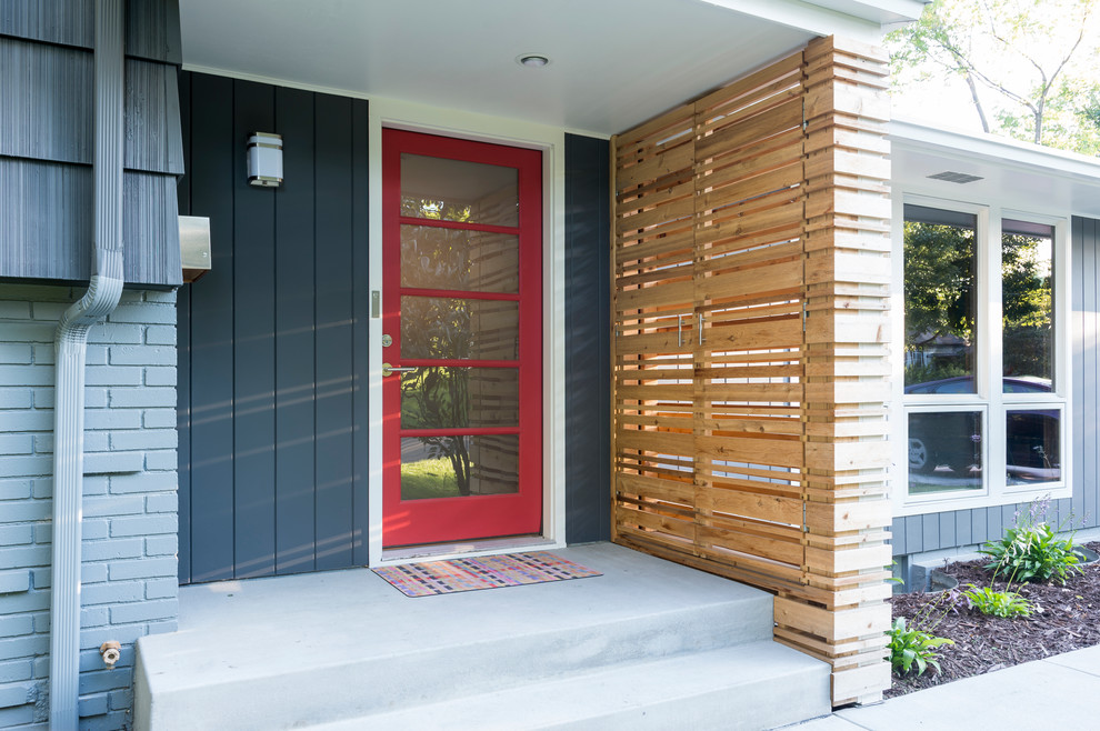 Transitional entryway photo in Minneapolis