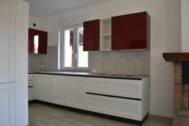 Accenni di rosso! contemporary-kitchen