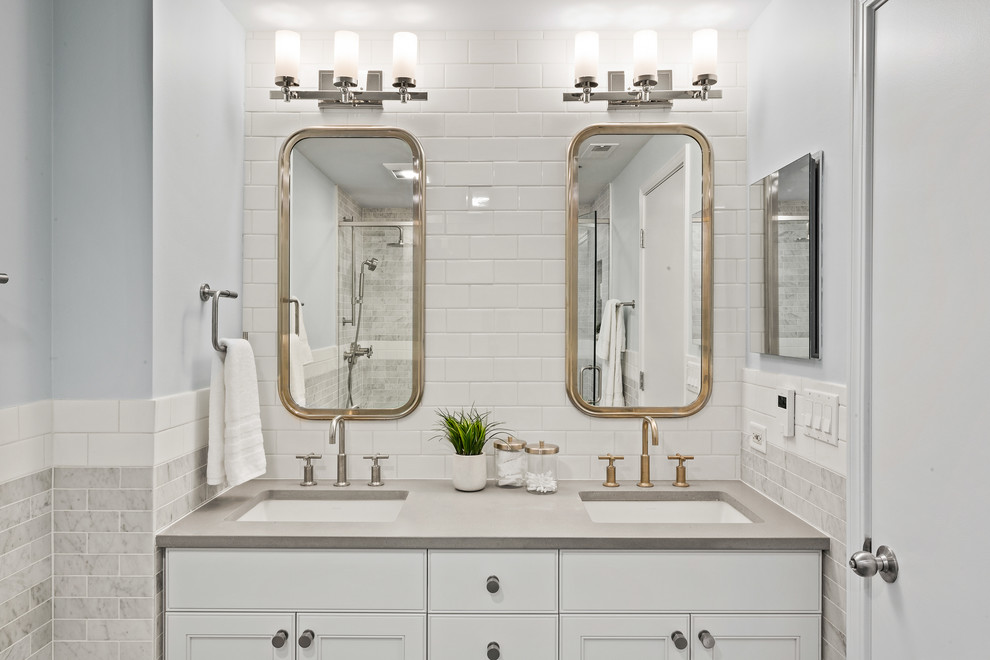 Inspiration for a transitional home design remodel in Chicago