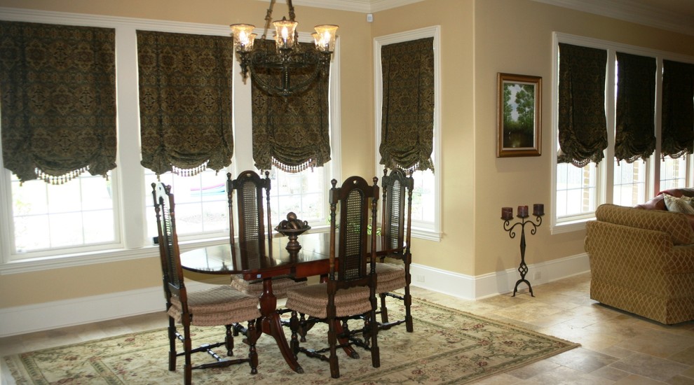 This is an example of a traditional dining room in New Orleans.