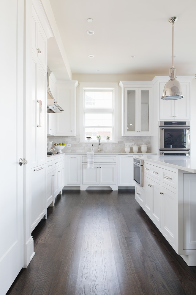 Example of a transitional kitchen design in Chicago