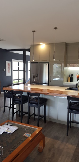West Beach shabby-chic-style-kitchen