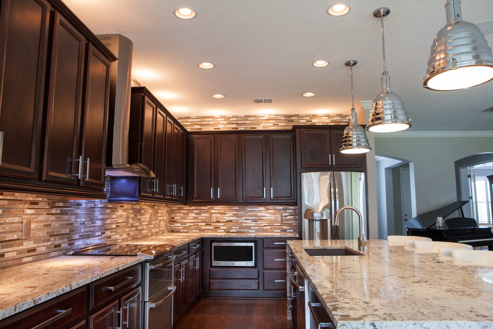 Home design - transitional home design idea in Orlando
