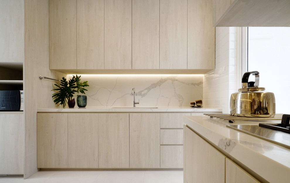 Inspiration for a contemporary kitchen in Singapore.