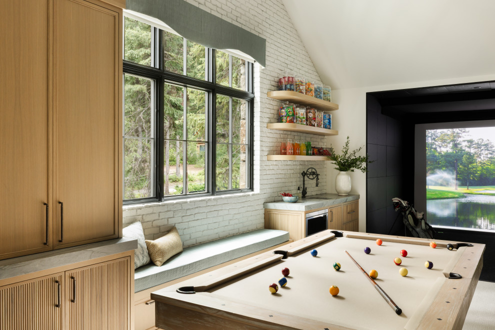 Payette Lake Home - Bonus room with bar, golf simulator etc.