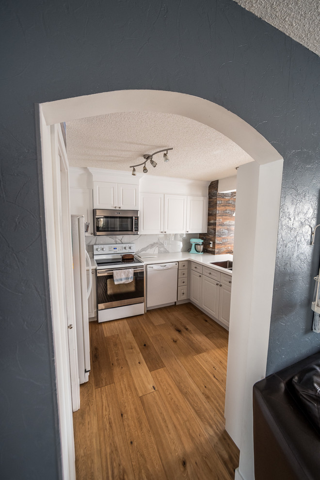 Inspiration for a transitional kitchen remodel in Calgary