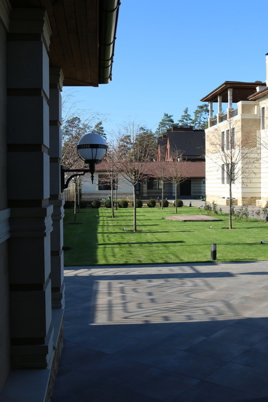 Усадьба с комплексом построек