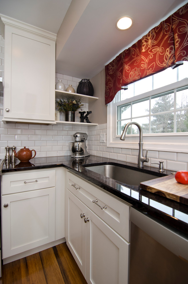 Transitional kitchen photo in DC Metro