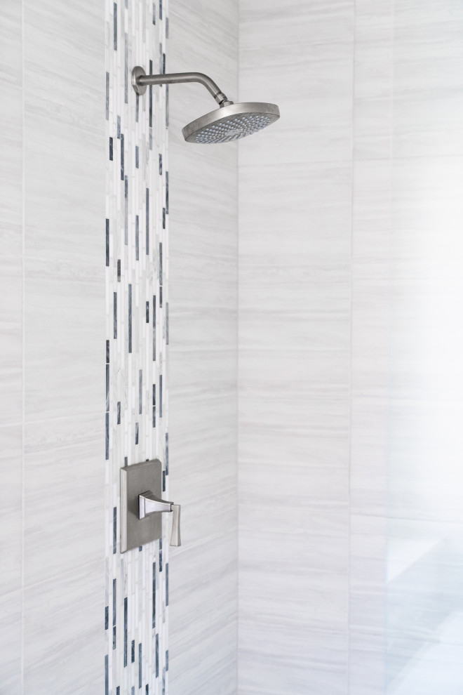 Bathroom - transitional bathroom idea in Dallas