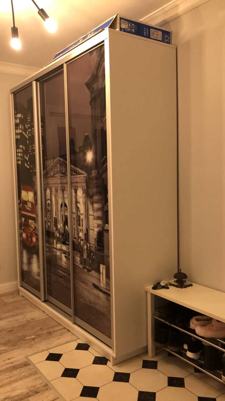 Современный черный