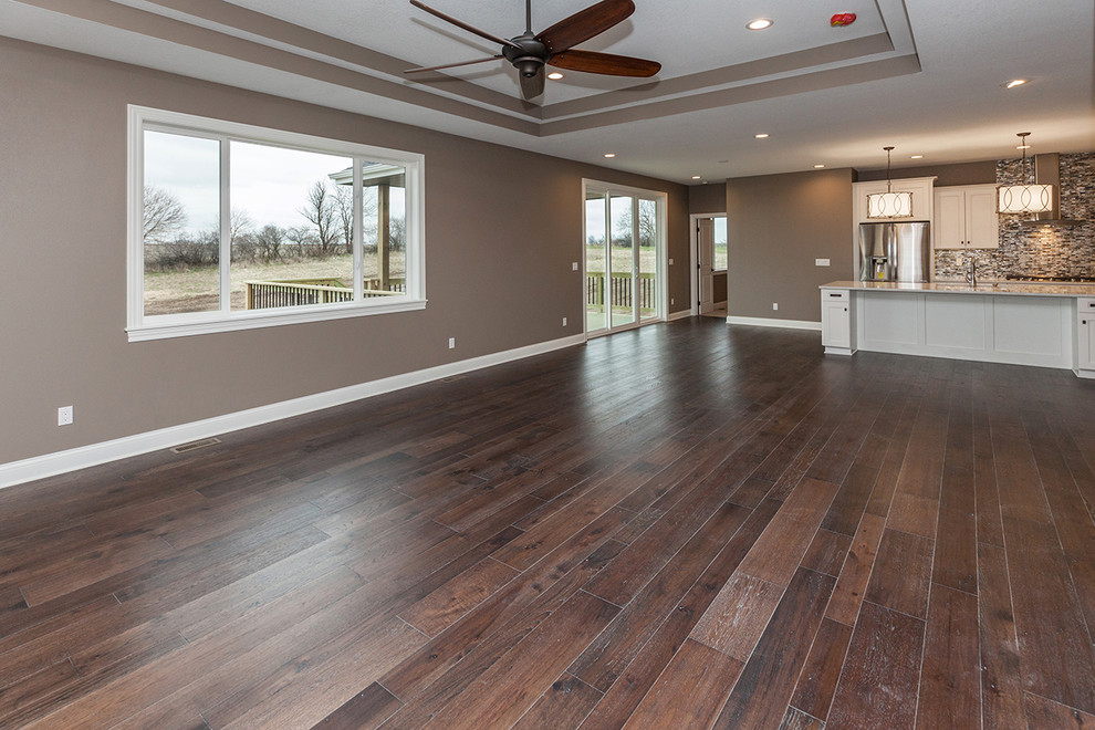 Home design - transitional home design idea