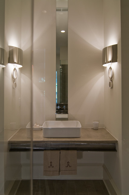Interior transitional-bathroom