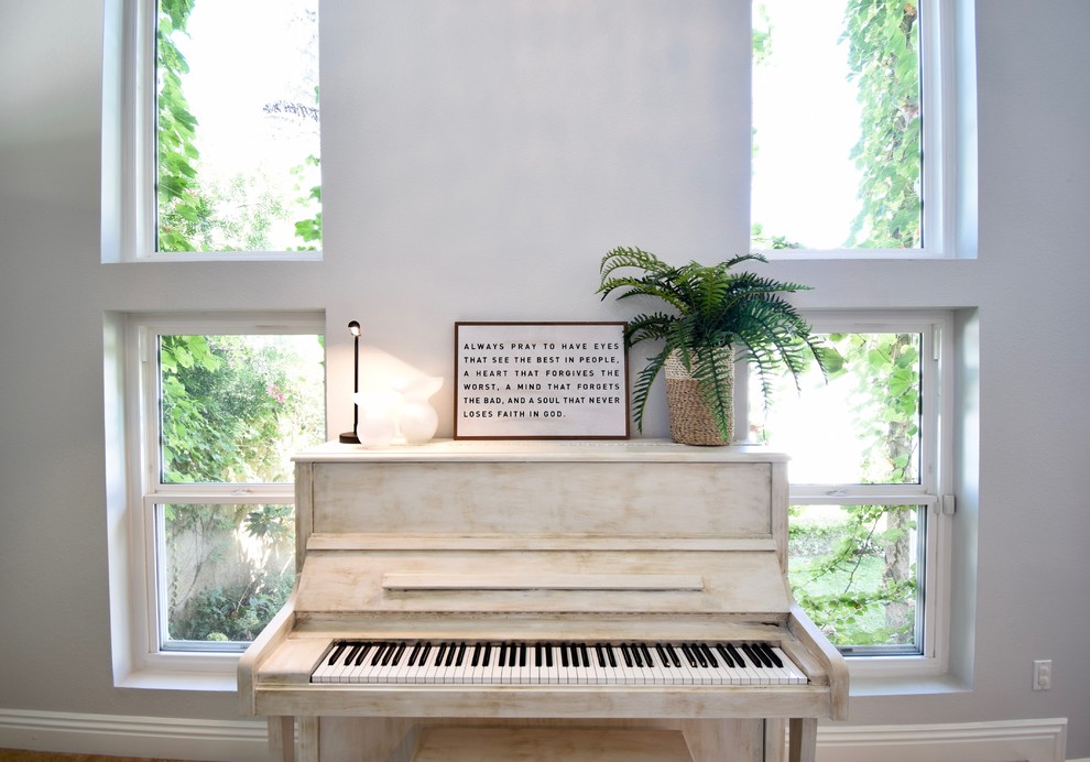 Home design - transitional home design idea in Orange County