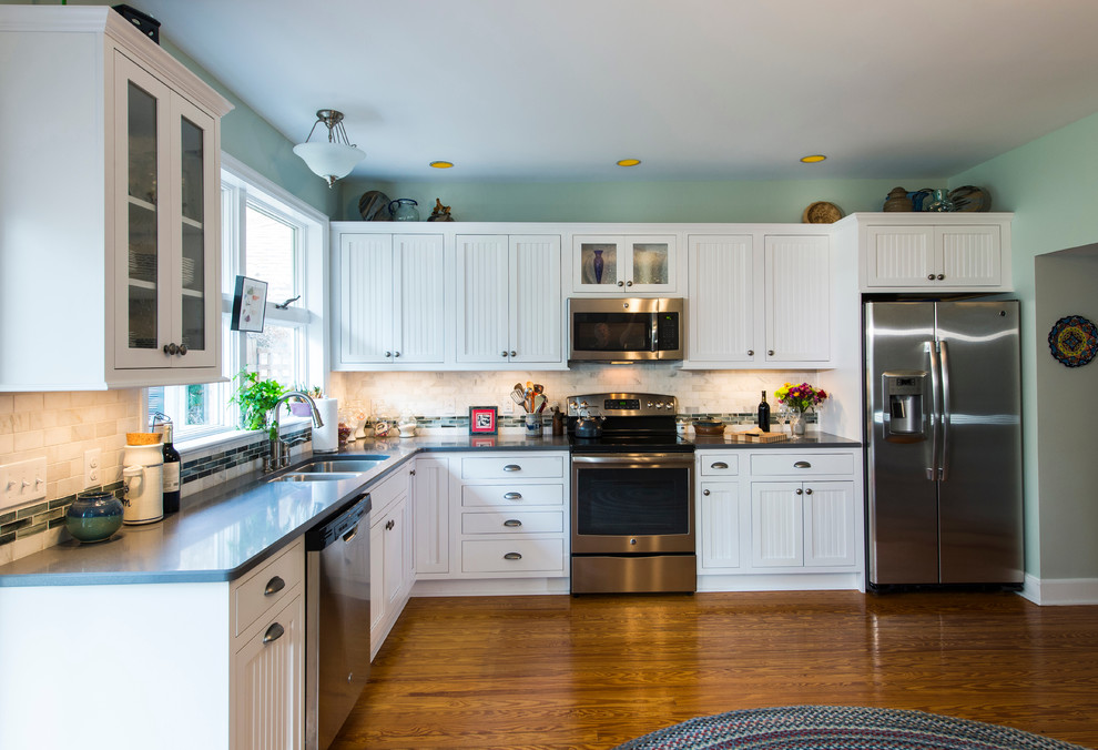 Kitchen - transitional kitchen idea