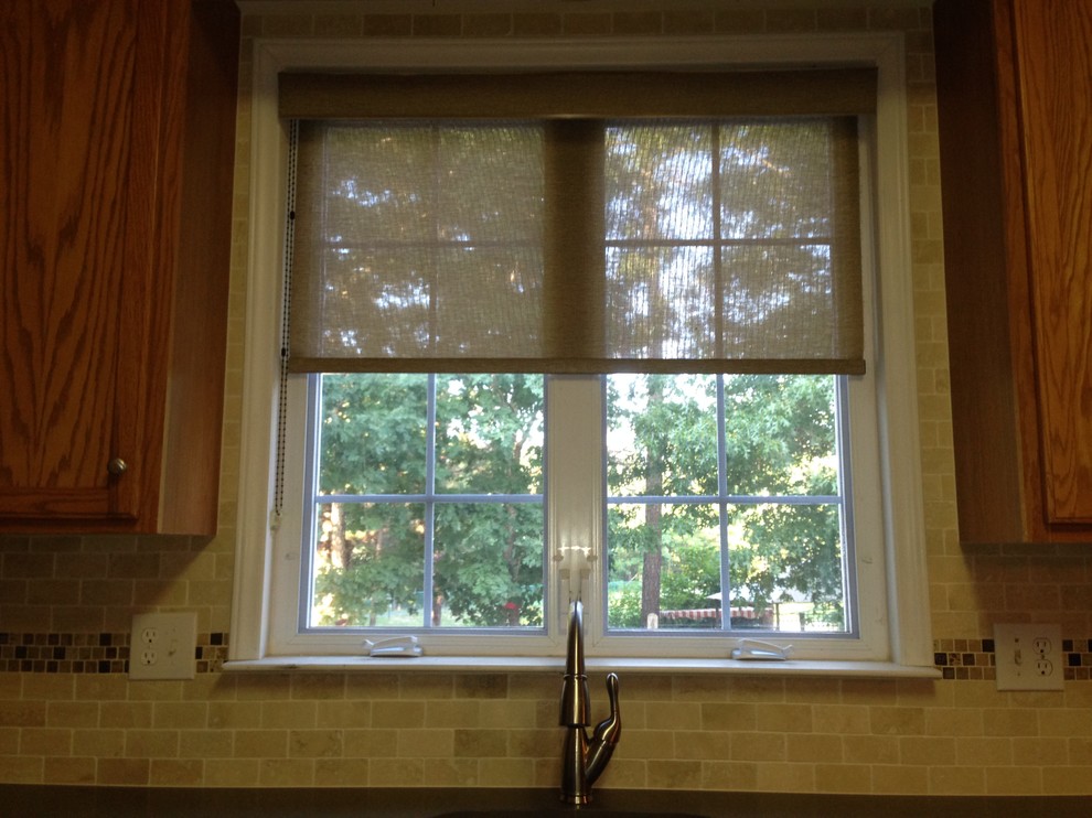 Kitchen - transitional kitchen idea
