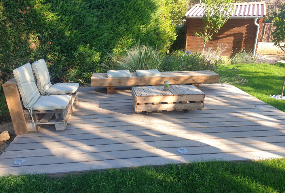 Jardin contemporain avec mini-piscine