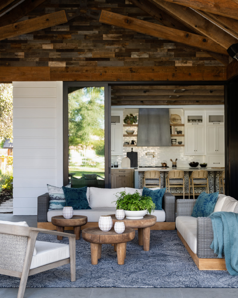 Country patio photo in San Francisco
