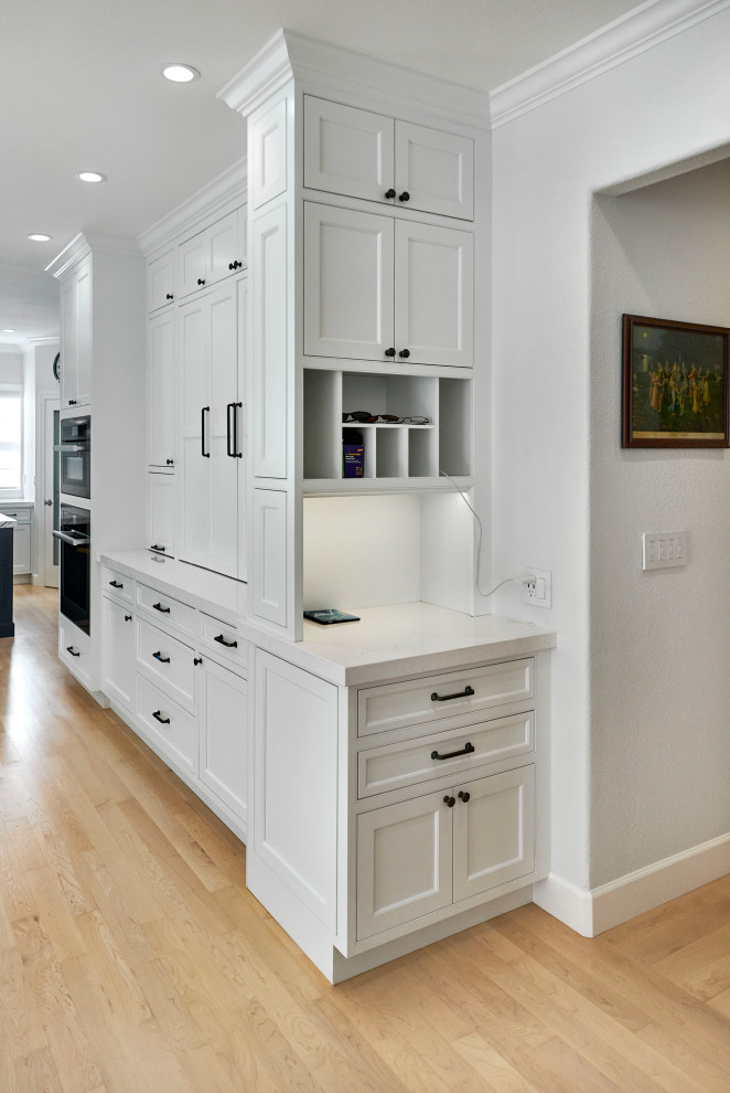Transitional kitchen photo in San Francisco