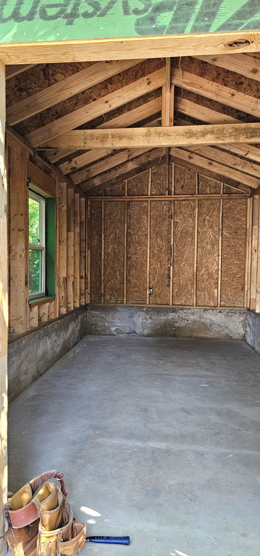 DETACHED GARAGE