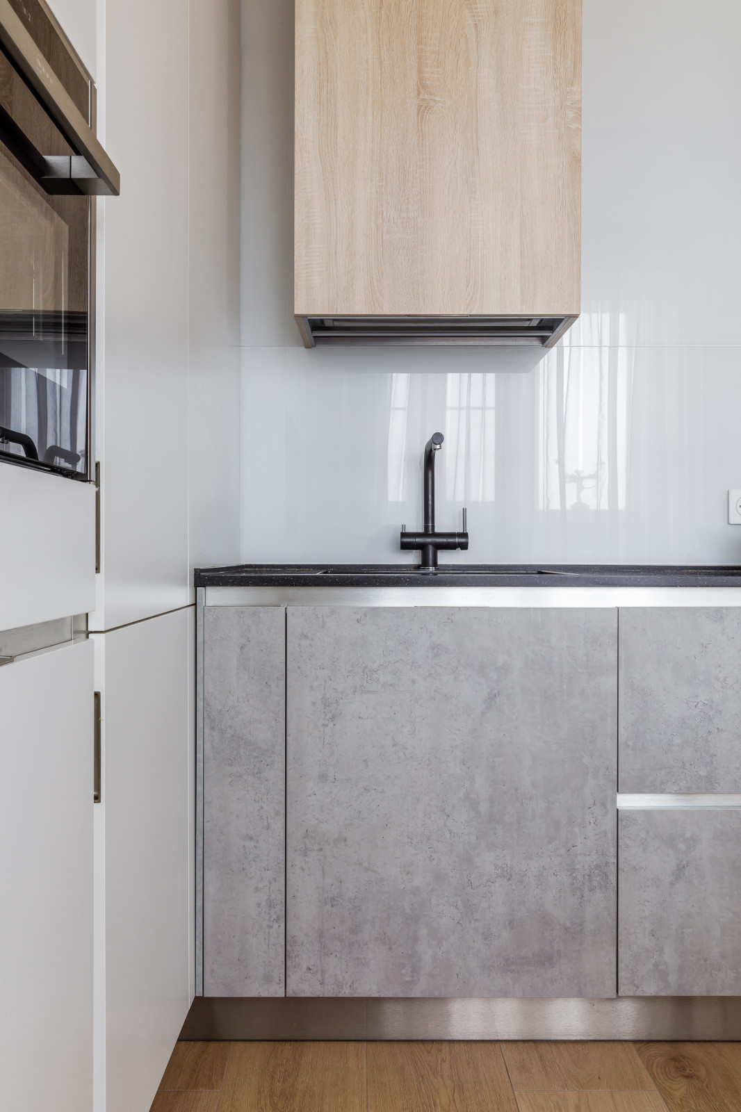 Точка белого(фотографии кухни-гостиной)