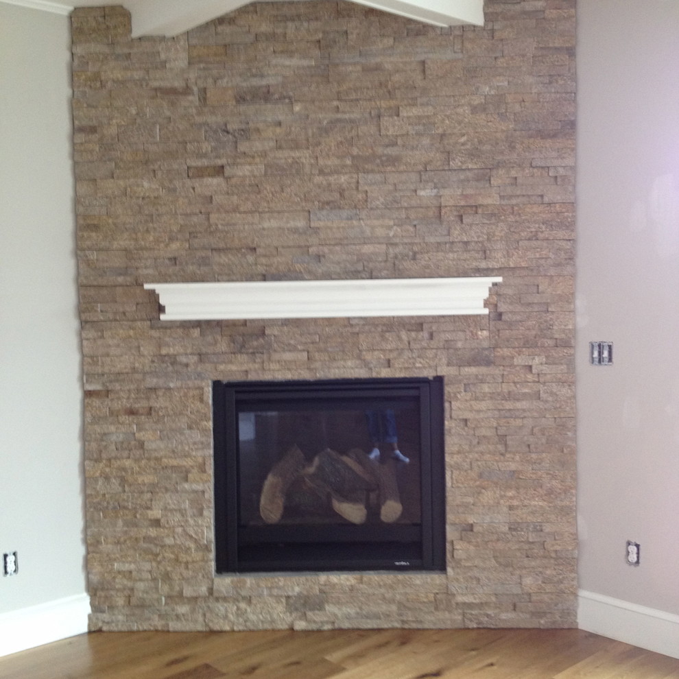 Fireplace Mantle looks stark!!!!