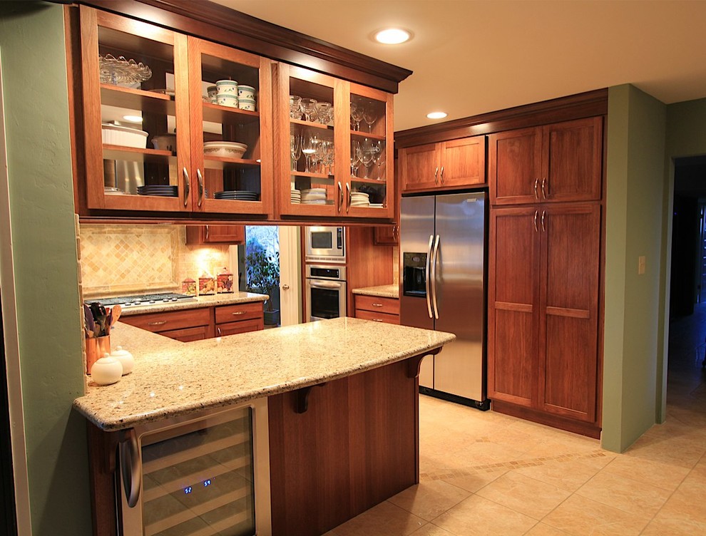 Kitchen - transitional kitchen idea