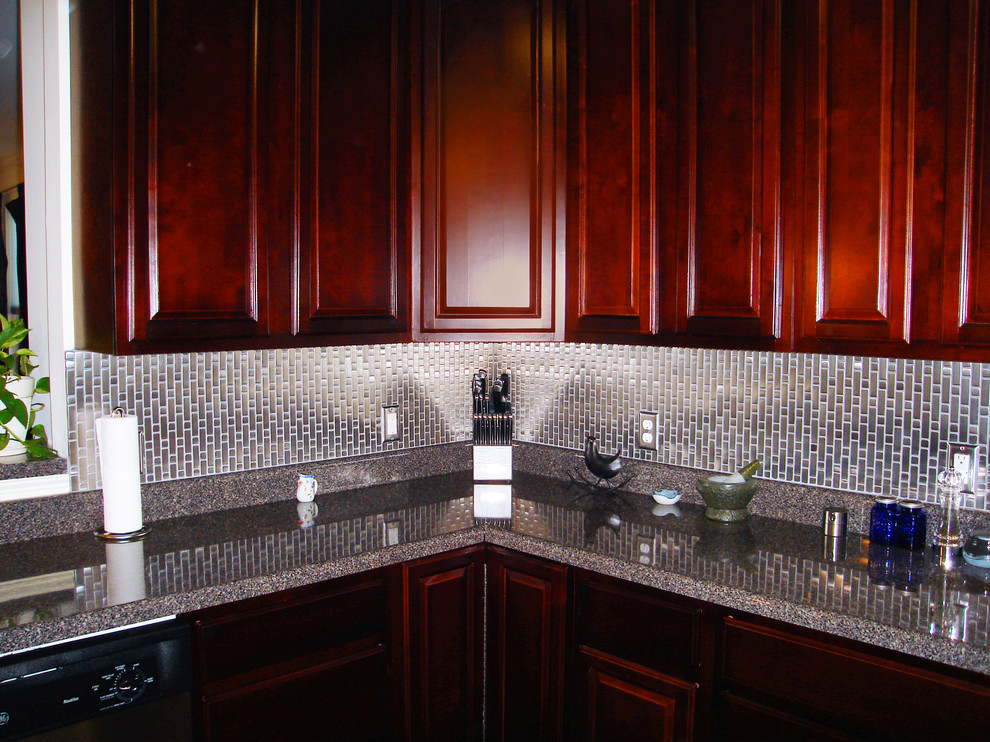 Transitional kitchen photo in Philadelphia