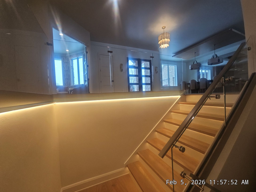 Glass railing base mounted