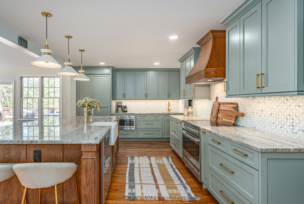 Inspiration for a mid-sized transitional kitchen remodel in DC Metro