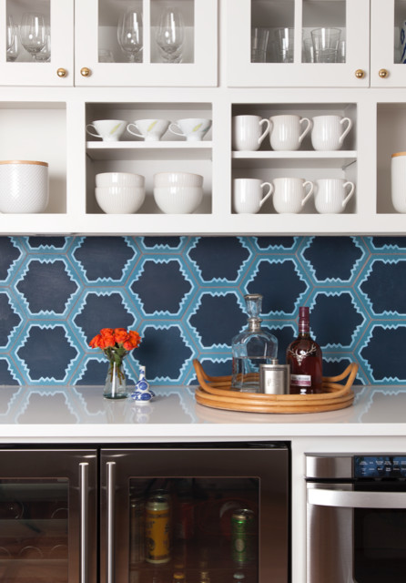 Transitional kitchen photo in Austin