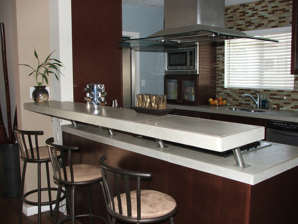 Inspiration for a transitional kitchen remodel in Los Angeles