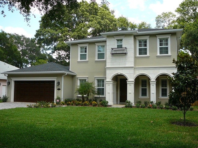 Inspiration for a traditional exterior in Tampa.